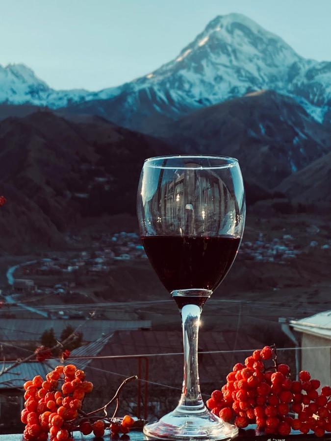 Guesthouse Relax In Kazbegi Exterior photo