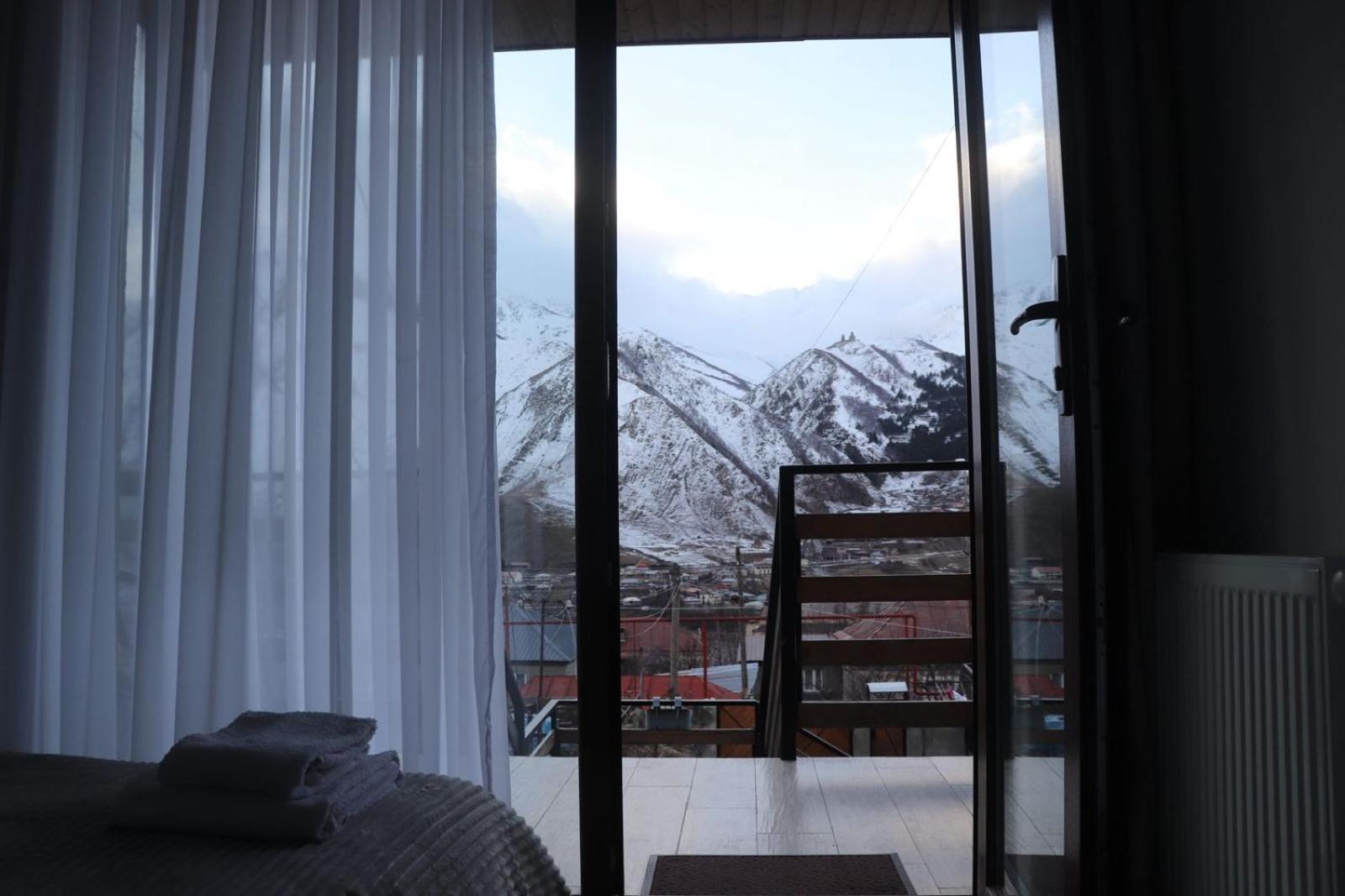 Guesthouse Relax In Kazbegi Exterior photo