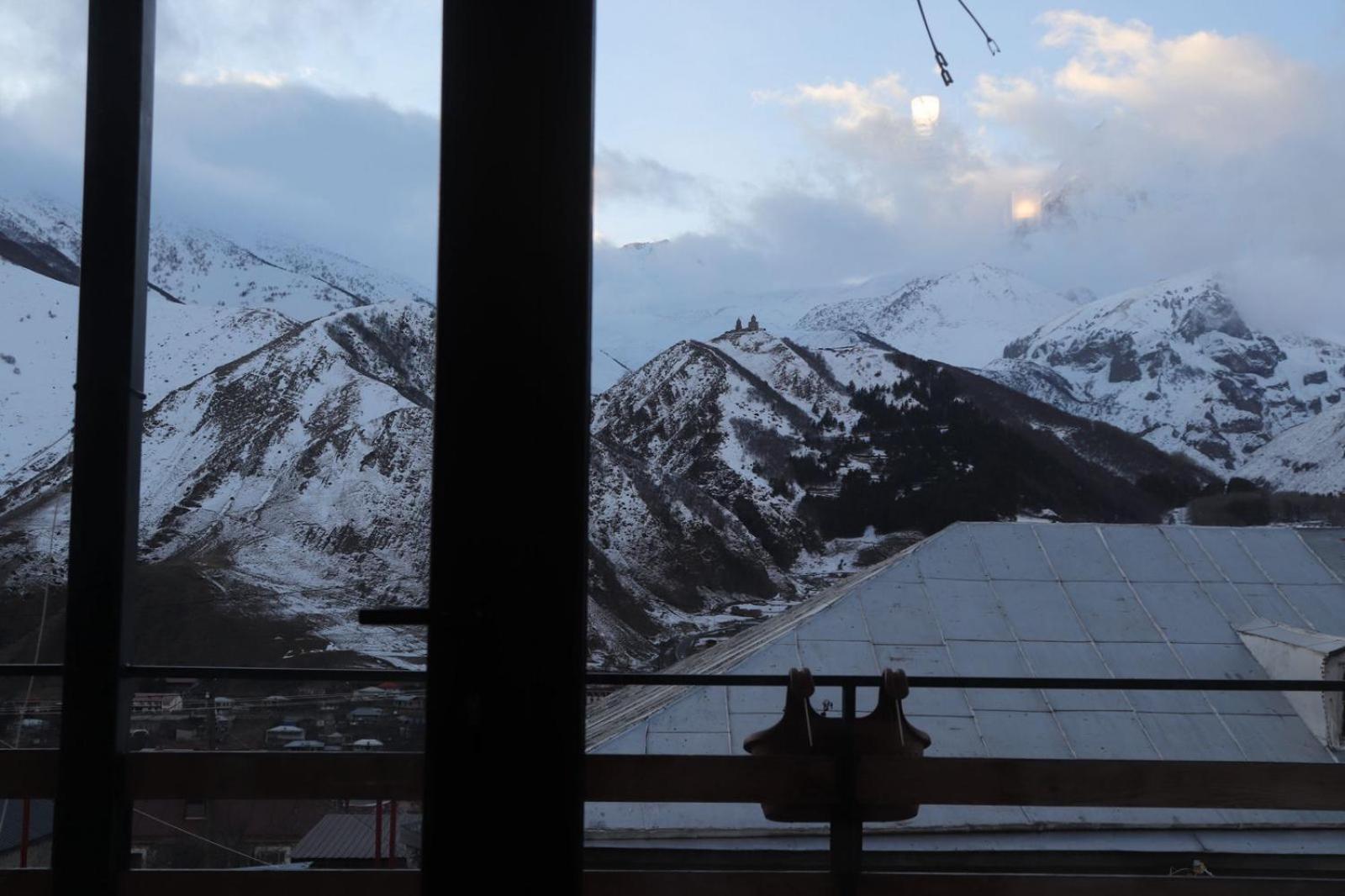 Guesthouse Relax In Kazbegi Exterior photo