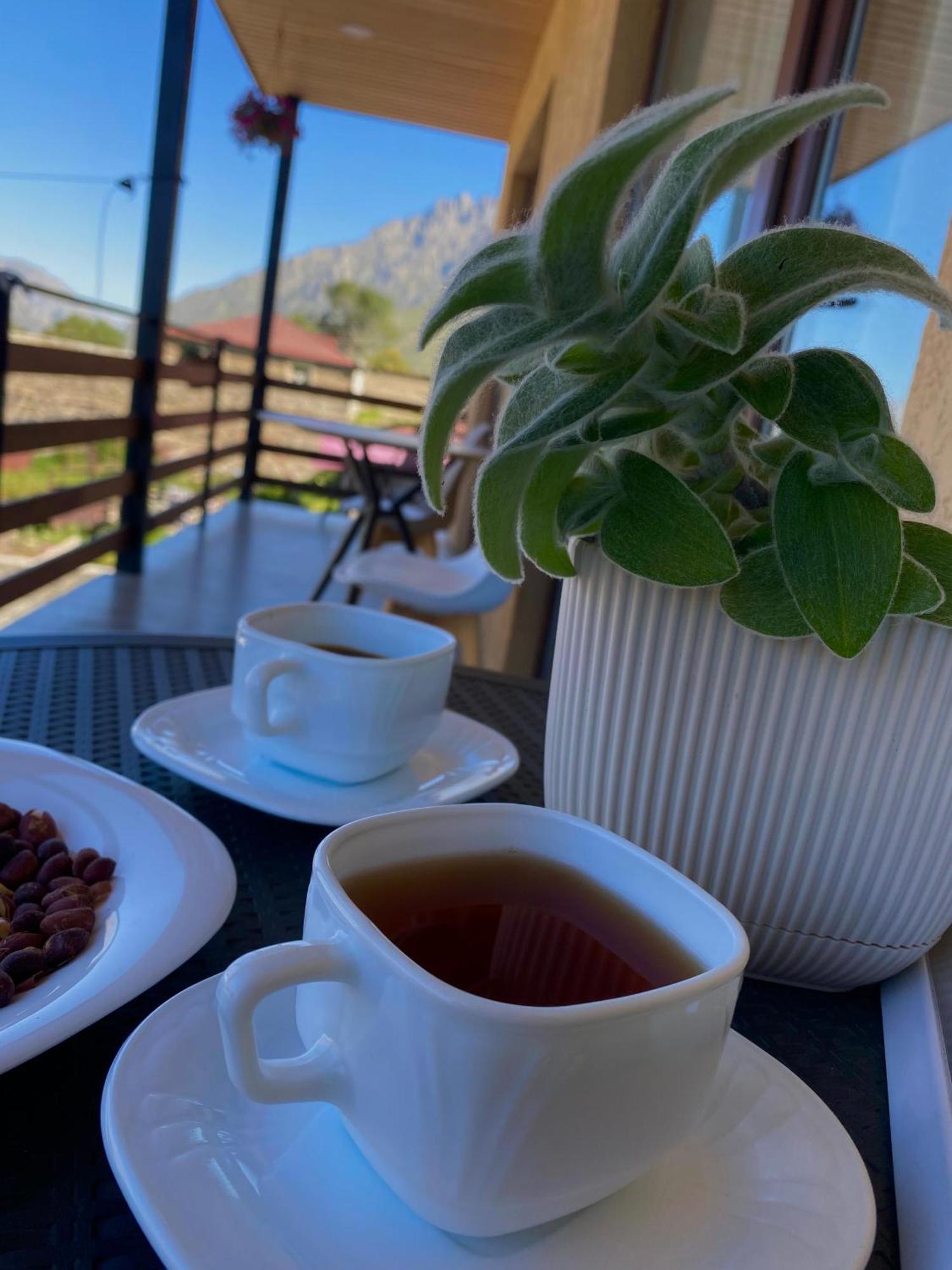 Guesthouse Relax In Kazbegi Exterior photo